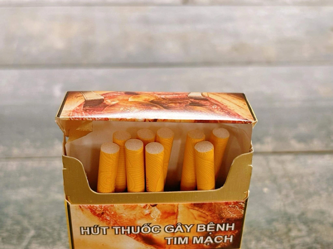 Hút thuốc lá có hại cho sức khỏe và môi trường. Ảnh: Linh Đặng
