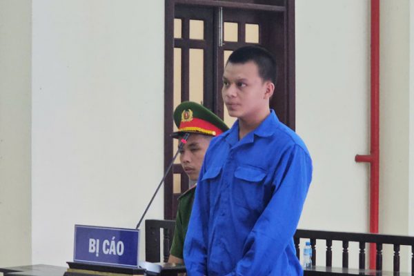 ‘Yêu râu xanh’ Lừa Đảo Nữ Sinh: Cướp Tài Sản Tại Nhà Riêng
