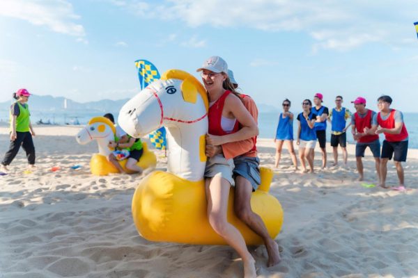 Team Building Hè Sôi Động: Gợi Ý Du Lịch Tuyệt Vời