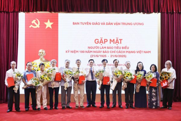 ‘Báo chí tiếp tục sứ mệnh xây đắp niềm tin xã hội’