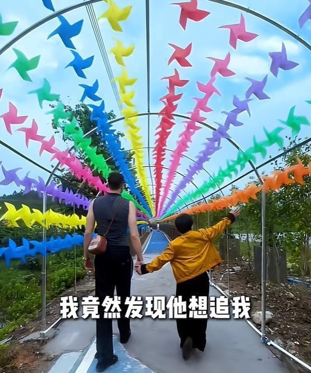 Không chỉ chênh lệch tuổi tác, hai người còn có chiều cao lệch nhau 30cm. Ảnh: 163.com