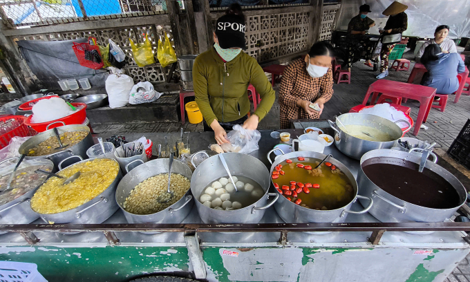 Quán chè 5.000 đồng ở Tuy Hòa. Ảnh: Anh Tú