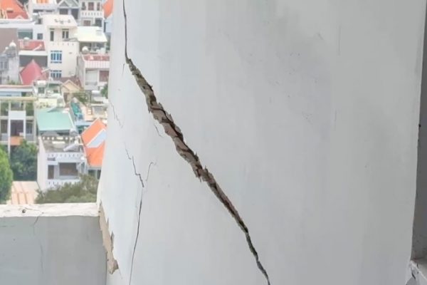 Vũng Tàu: Chung cư xuất hiện vết nứt dài 4 mét