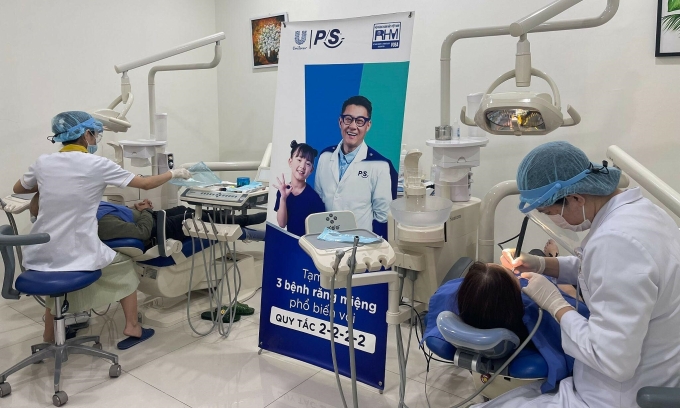 Khám răng định kỳ giúp phát hiện sớm các vấn đề về răng miệng để bảo vệ hàm răng chắc khỏe. Ảnh: P/S