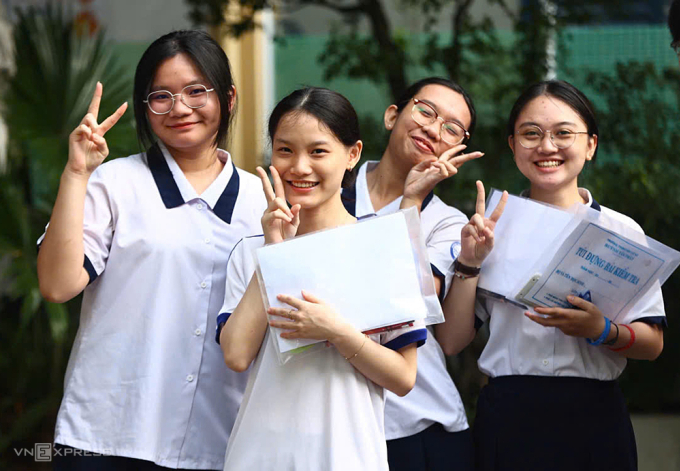 Thí sinh thi tốt nghiệp THPT năm 2025 tại điểm thi trường THPT Nguyễn Thị Diệu, TP HCM. Ảnh: Quỳnh Trần