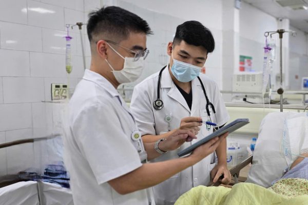 Sét đánh gây chảy máu não: Cảnh báo nguy hiểm
