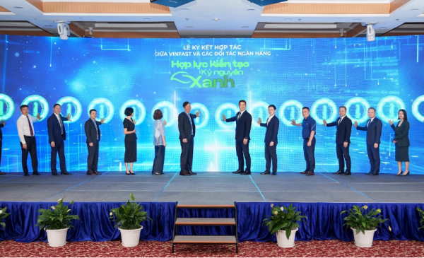 Vay ưu đãi 4% chuyển xe xăng sang xe điện