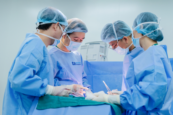 Nhận biết sớm: Triệu chứng sỏi tiết niệu bạn cần biết