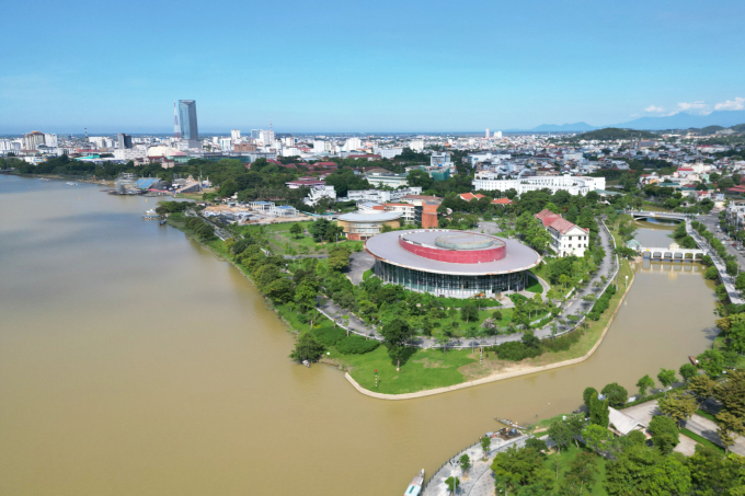 Phường Thuận Hóa nằm ở bờ nam sông Hương. Ảnh: Võ Thạnh