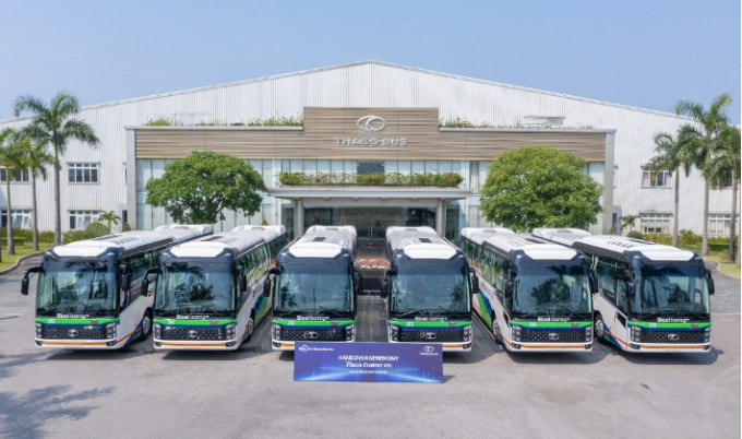 Các mẫu bus Thaco Auto xuất khẩu đến Philippines. Ảnh: Thaco