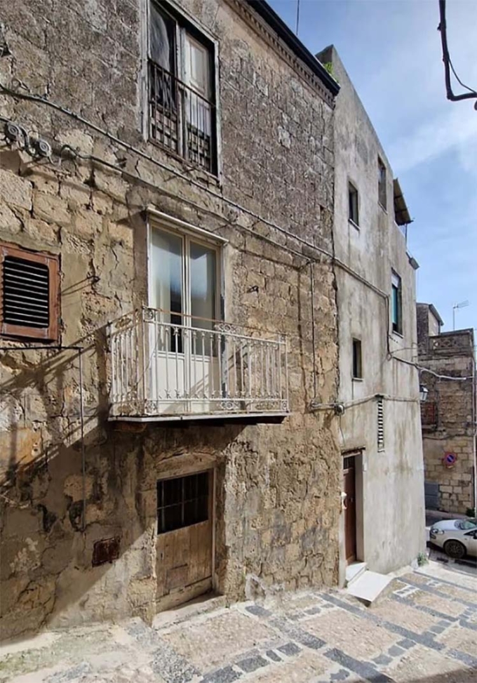 Căn nhà giá 1 euro vợ chồng Boole mua ở Italy. Ảnh: DM