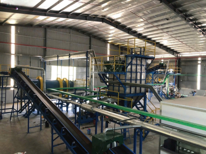 Dây chuyền sản xuất trong nhà máy. Ảnh: PVCFC