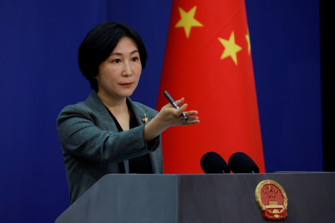 Người phát ngôn Bộ Ngoại giao Trung Quốc Mao Ninh tại cuộc họp báo năm 2023. Ảnh: Reuters