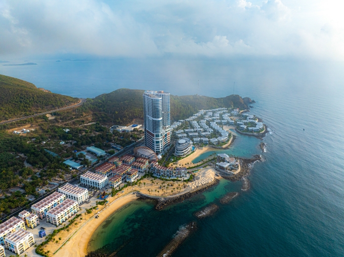 Một góc Libera Nha Trang - nơi đặt khu expo và phát racekit của giải VnExpress Marathon Libera Nha Trang 2025. Ảnh: KDI Holdings