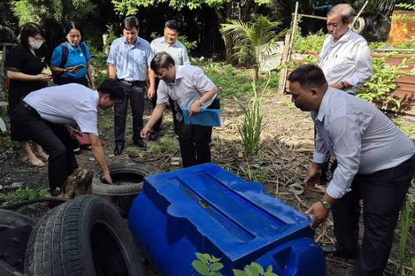Nguy cơ sốt xuất huyết: Ổ đọng nước quanh nhà bạn