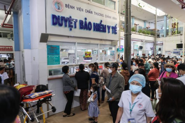 TP HCM: Hàng chục nghìn người tiếp tục được hỗ trợ BHYT