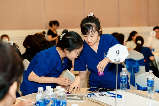 Dược sĩ tham gia các hoạt động của chương trình. Ảnh: Opella Việt Nam