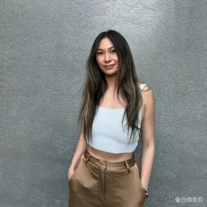 Nữ tỷ phú giả nghèo để giữ giàu