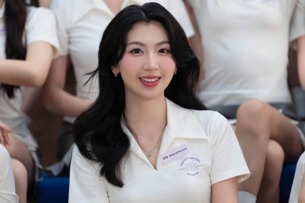 Từ sinh viên Y Hà Nội tỏa sáng thành Hoa khôi