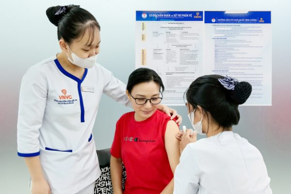 Phòng ngừa zona thần kinh cho người thân: Khi nào cần tiêm?
