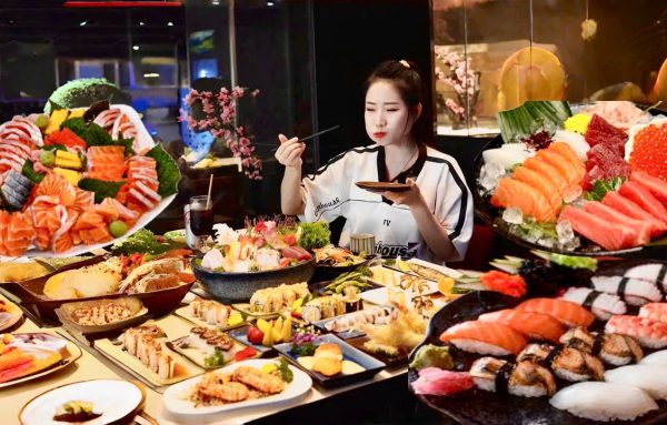 Cô gái Quảng Ninh gây sốt với sức ăn gấp 5 lần người thường