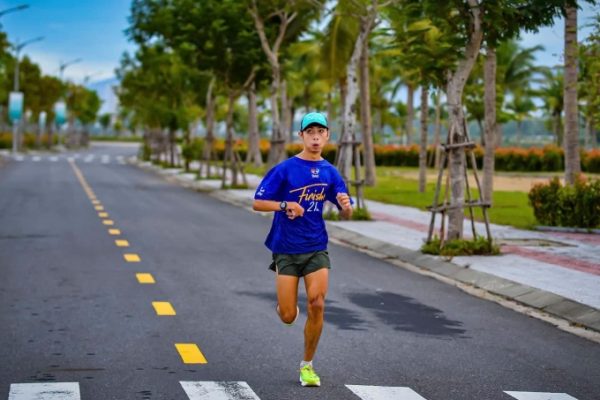 Chàng trai bại não chinh phục ước mơ nhờ chạy bộ