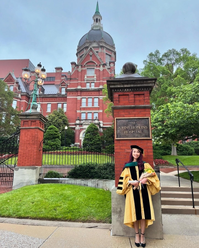Trịnh Mai Chi trong ngày tốt nghiệp tại Đại học John Hopkins, hôm 23/5. Ảnh: Nhân vật cung cấp