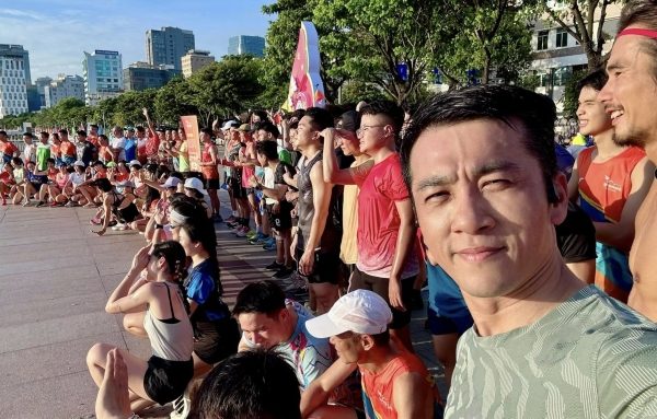 Giám đốc nhà hát chinh phục 21km tại VnExpress Marathon Đà Nẵng