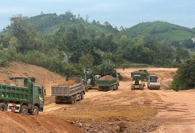 Công tác san lấp mặt bằng tại khu công nghiệp VSIP Lạng Sơn. Ảnh: Báo Lạng Sơn