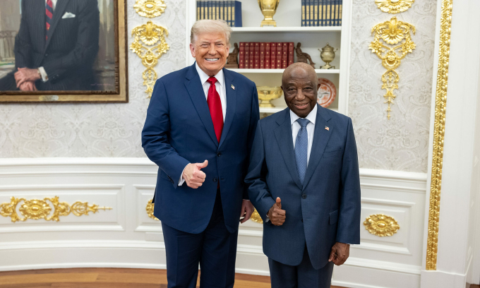 Tổng thống Mỹ Donald Trump (trái) và Tổng thống Liberia Joseph Boakai tại Phòng Bầu dục ngày 9/7. Ảnh: Nhà Trắng