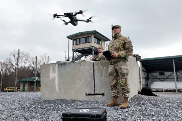 Mỹ gỡ rào cản, cạnh tranh drone với Nga, Trung Quốc
