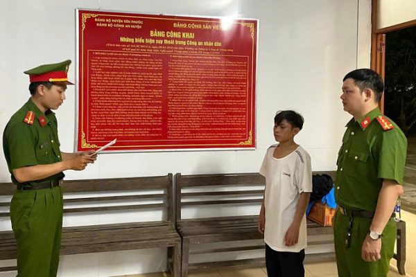 Cưỡng Bức Chủ Nhà Say Rượu: Tự Thú Án