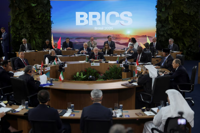 Lãnh đạo các nước thành viên BRICS tại phiên khai mạc hội nghị thượng đỉnh ở Rio de Janeiro, Brazil, ngày 6/7. Ảnh: Reuters