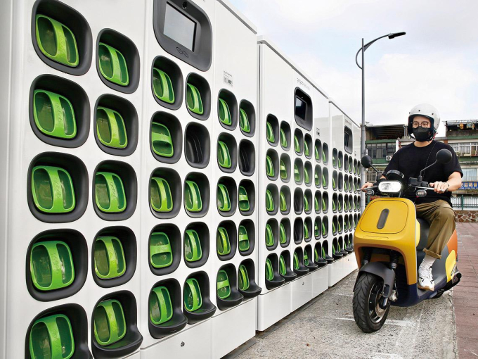 Trạm đổi pin xe máy điện tại Trung Quốc. Ảnh: Gogoro