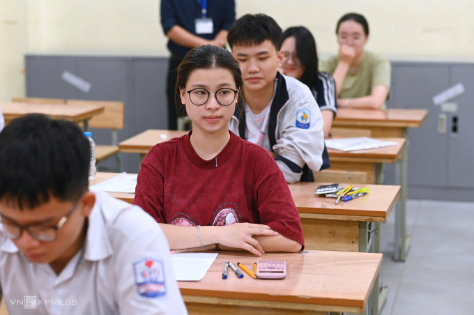 Thí sinh dự thi tốt nghiệp THPT 2025 ở Hà Nội. Ảnh: Giang Huy