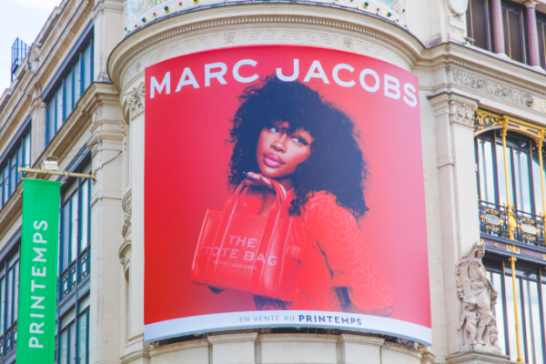 LVMH có thể bán thương hiệu Marc Jacobs: Tin tức thời trang xa xỉ
