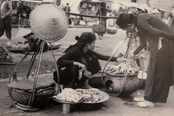 Phạt tiếng ồn xe hàng rong: Giải pháp nào hiệu quả?