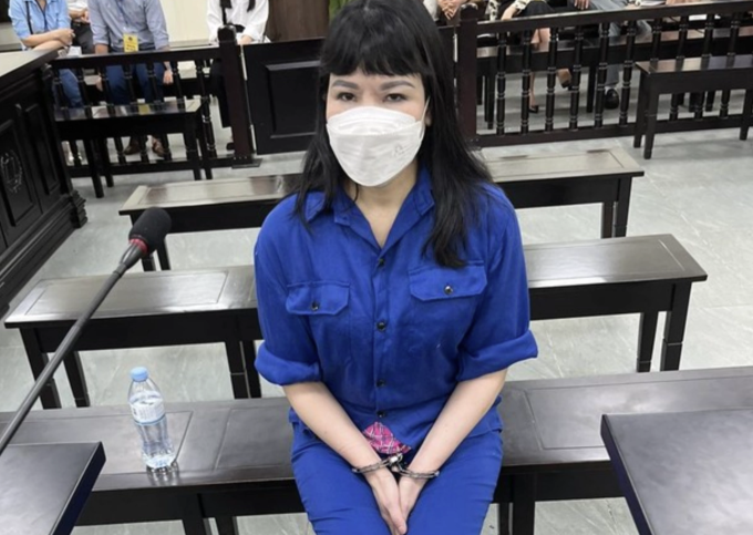 Bị cáo Vũ Thị Thu Nhung tại tòa. Ảnh: Danh Lam