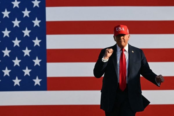 Chiến thuật của Trump: Ép nghị sĩ ủng hộ “Đạo luật To đẹp”
