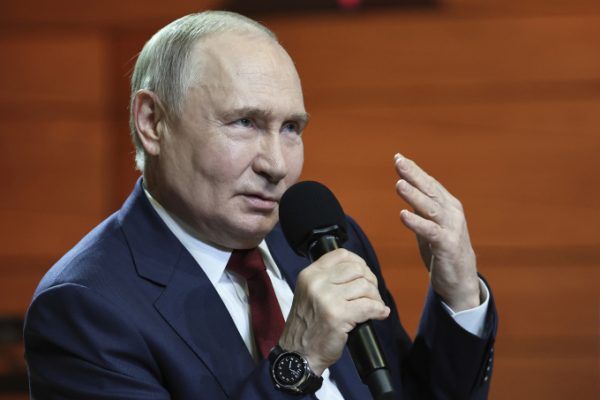 Putin Tiết Lộ Suy Tư Trước Khi Trở Thành Tổng Thống