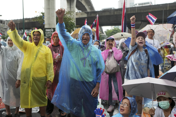 Người dân Thái Lan biểu tình ở Bangkok ngày 28/6. Ảnh: AP