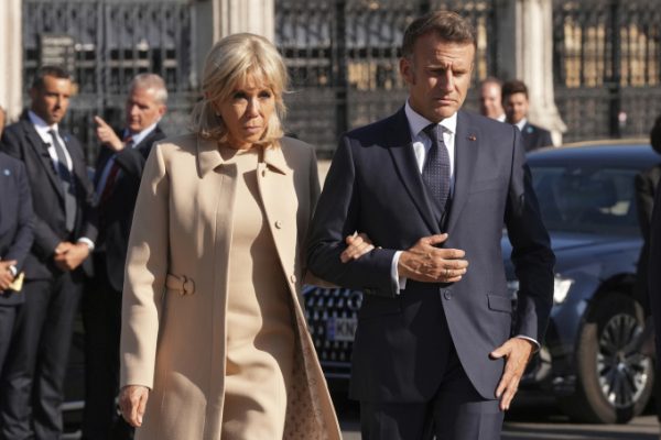 Vợ Macron kiện người tung tin chuyển giới: Vụ kiện mới nhất