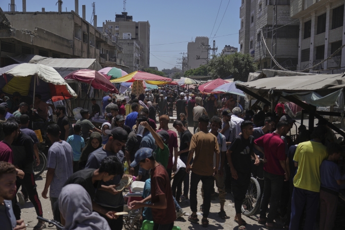 Chợ Al-Sahaba ở Gaza City ngày 9/7. Ảnh: AP