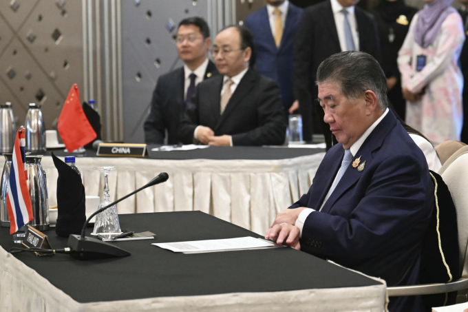 Quyền Thủ tướng Thái Lan Phumtham Wechayachai tại phòng đàm phán ở Putrajaya, Malaysia, ngày 28/7. Ảnh: AP