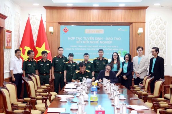 Tuyển dụng & Đào tạo: Cơ hội cho bộ đội xuất ngũ làm tài xế