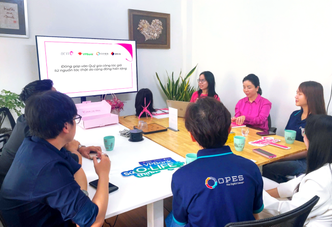 Đại diện OPES, VPBank chia sẻ mong muốn đồng hành với BCNV trong các hoạt động liên quan đến bệnh nhân ung thư tại Việt Nam. Ảnh: OPES