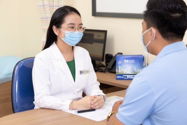 Ăn vải bị nổi mụn: Nguyên nhân và cách phòng tránh