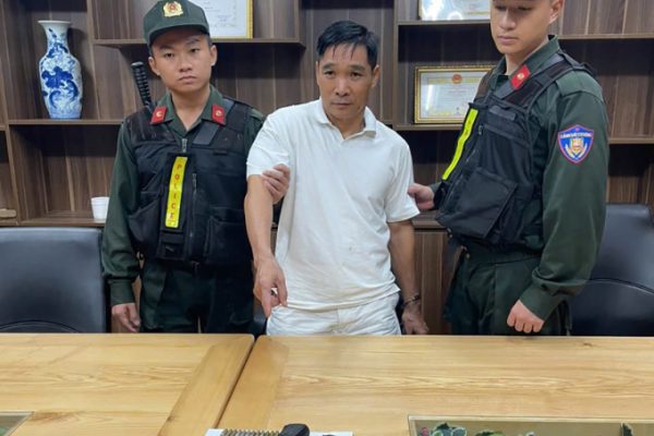 Bình ‘Kiểm’ Đại Ca Giang Hồ Bị Lừa Mua Súng AK47