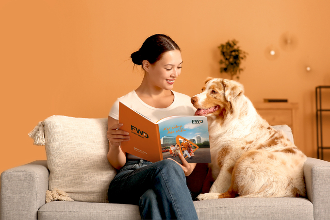Hợp đồng bảo hiểm mới của FWD được thiết kế thân thiện với khách hàng. Ảnh: FWD