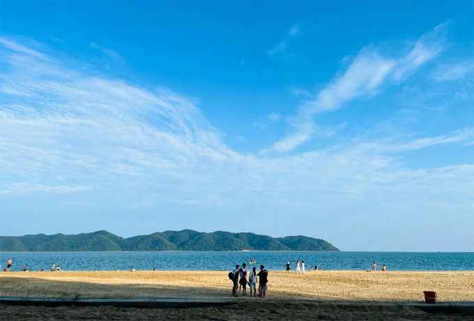 Bãi Đầu Rồng trên đảo Cái Chiên. Ảnh: Thu Hà